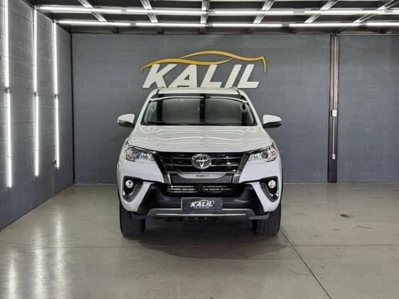 TOYOTA HILUX SW4 2.7 SRV 7 LUGARES 4X2 16V FLEX 4P AUTOMÁTICO TOYOTA HILUX SW4 2.7 SRV 7 LUGARES 4X2 16V FLEX 4P AUTOMÁTICO